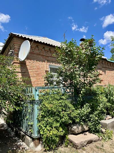 Продаж будинку з гаражем р-н НовоОлексіївка